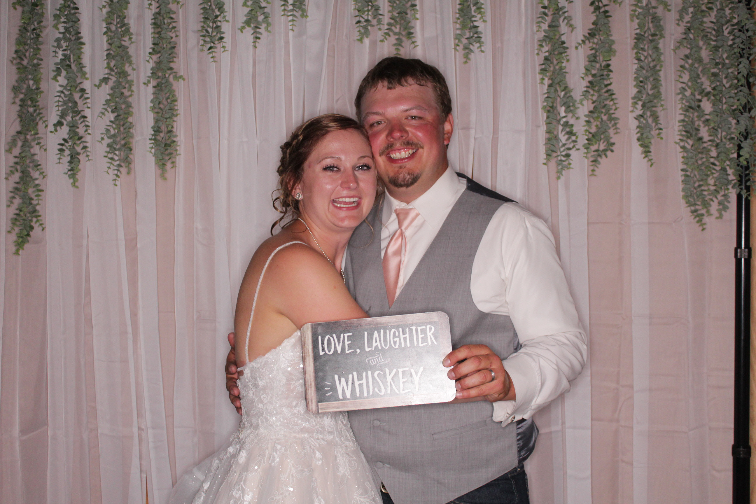 Carson and Harlie's Wedding | View more photos from the event at gallery.photoboothbillings.com/u/PhotoBoothBillings/Carson-and-Harlies-Wedding